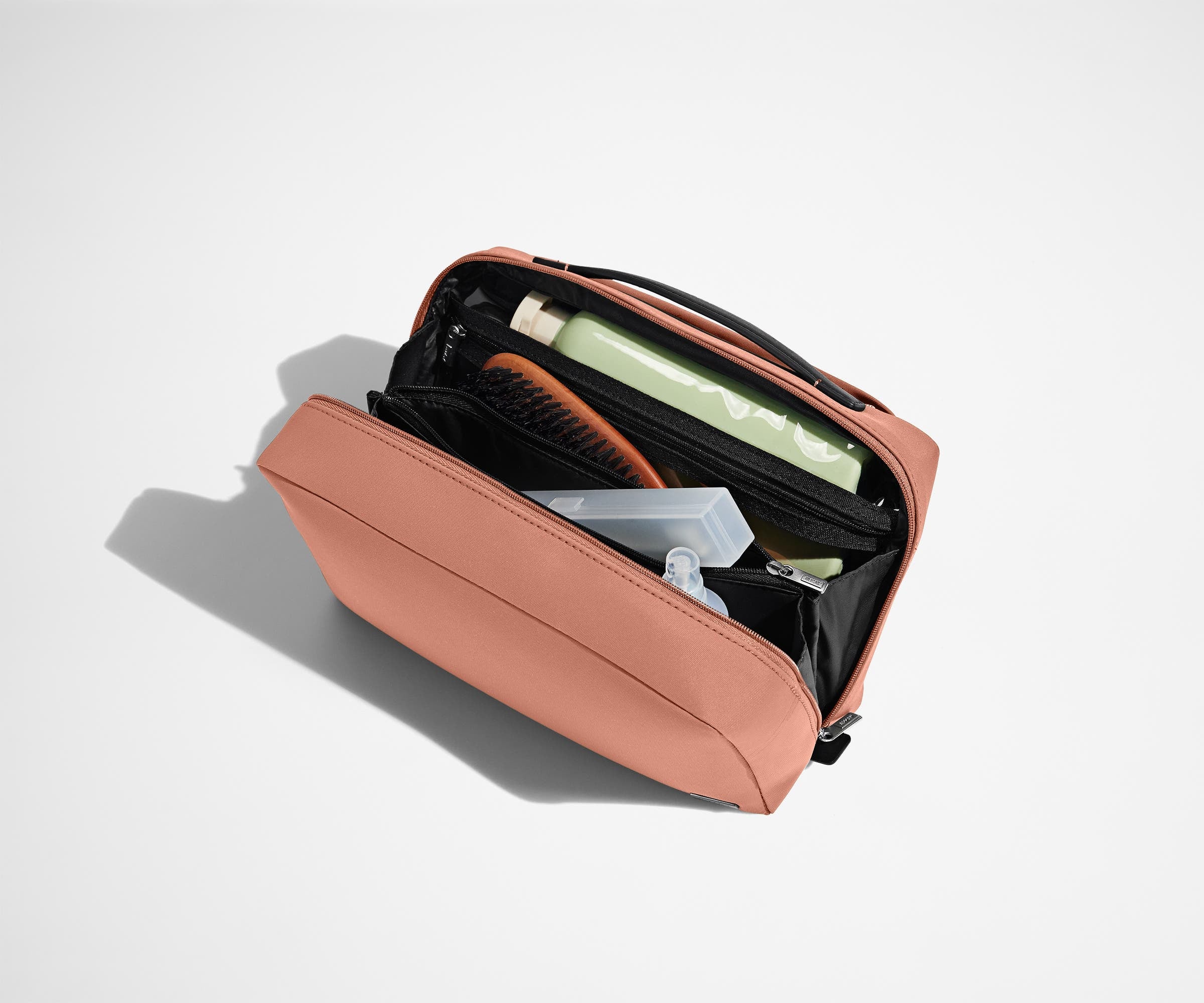 The Large Toiletry Bag in Clay Pink - Image 2