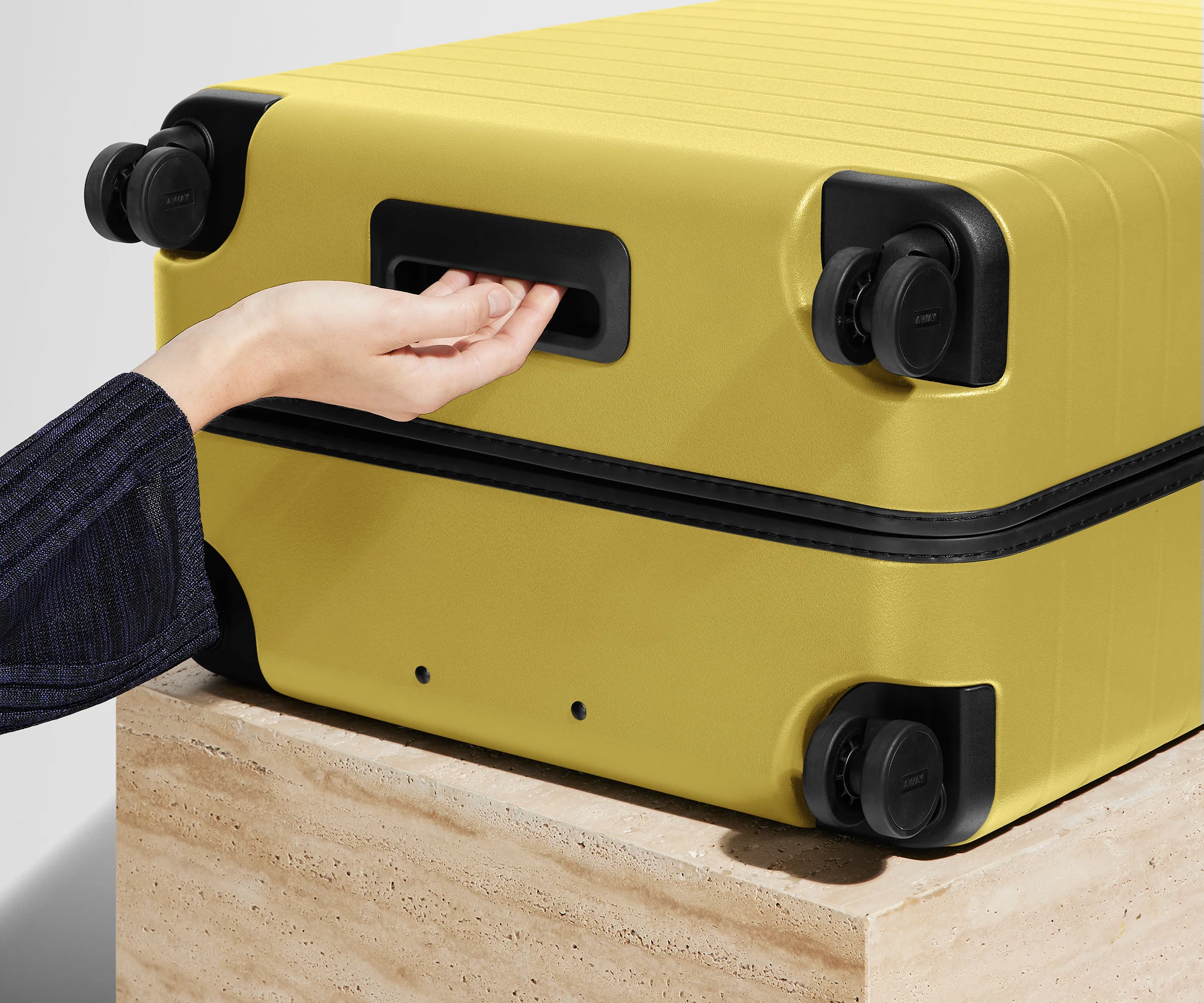 The Medium in Sunshine Yellow - Image 4