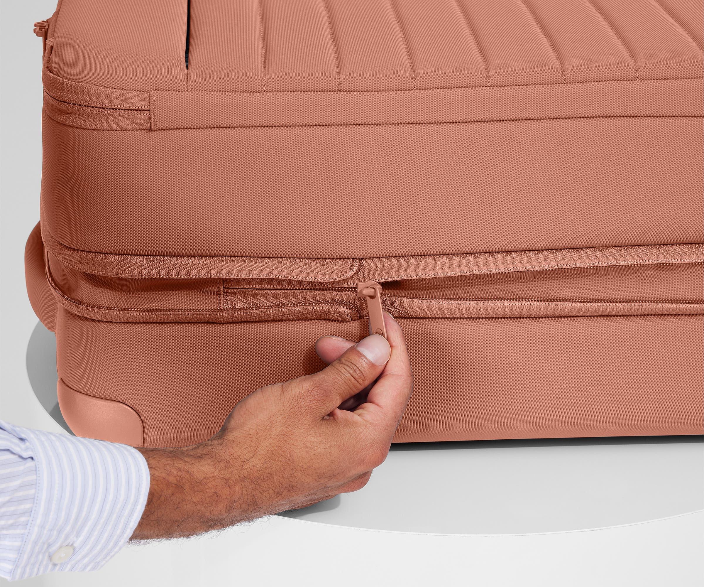 The Softside Large in Clay Pink - Image 6