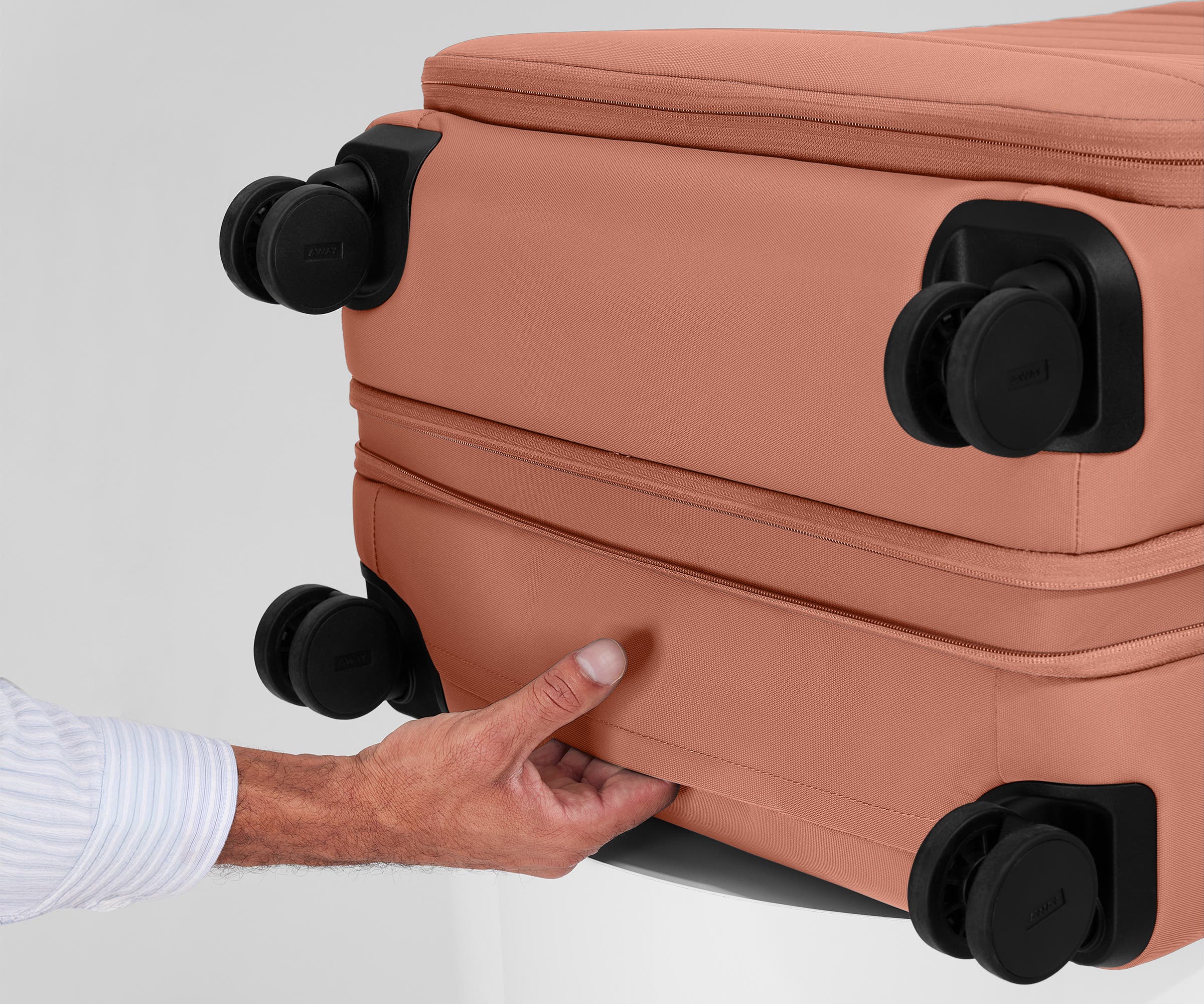 The Softside Large in Clay Pink - Image 8