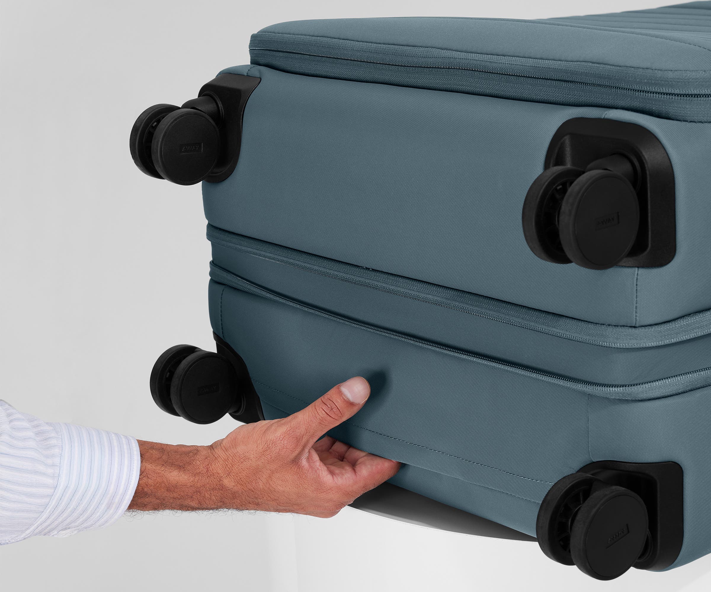 The Softside Large in Coast Blue - Image 8