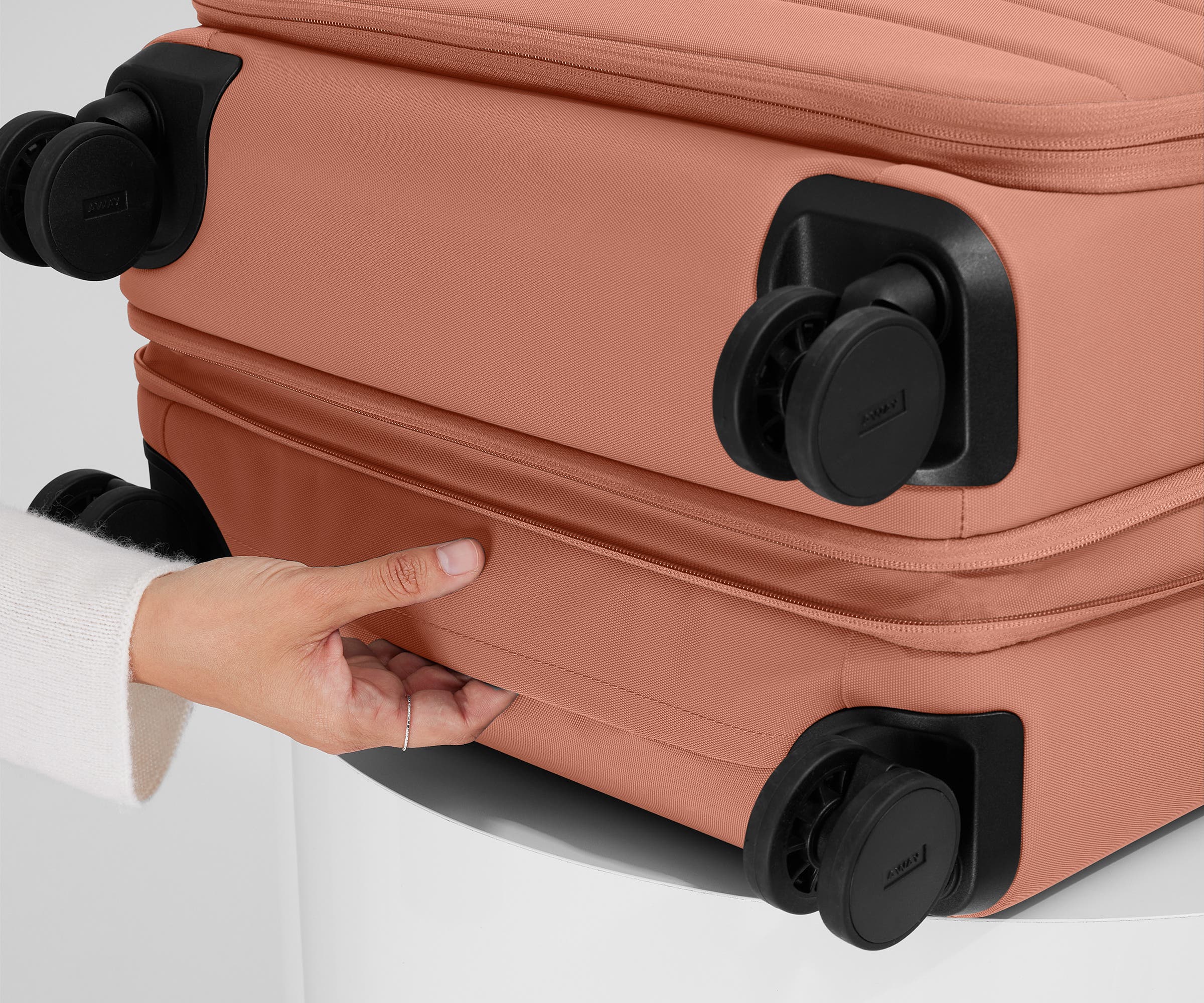 The Softside Medium in Clay Pink - Image 8