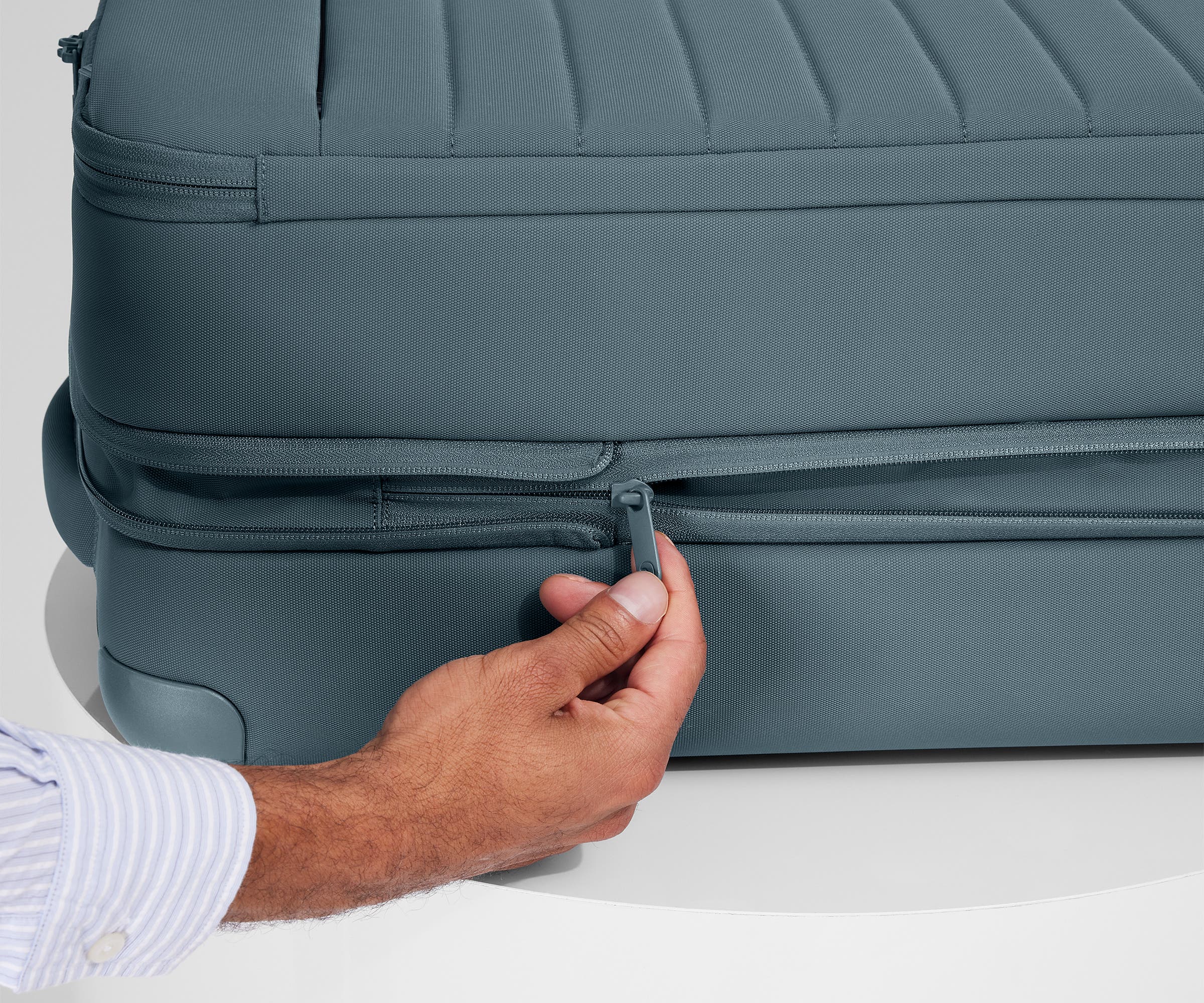 The Softside Medium in Coast Blue - Image 6